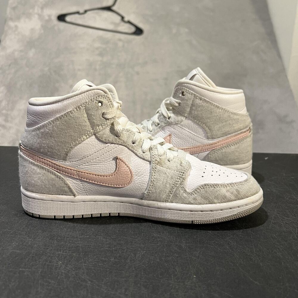 Nike Air Jordan 1 Mid SE Shoes Womens 7 Light Iron Ore Pink Gray DN4045-001 - Picture 6 of 9